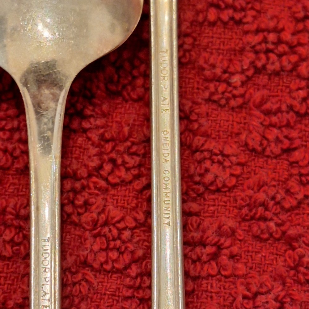 10 SILVER PLATE TEA SPOONS QUEEN BESS 11 PATTERN ONEIDA COMMUNITY