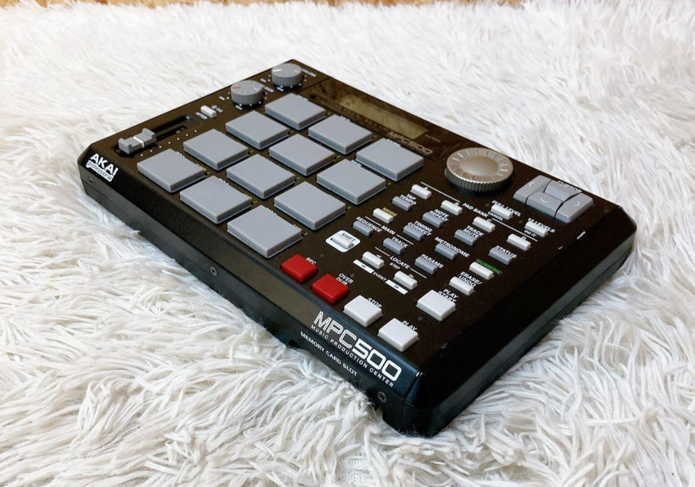AKAI MPC500 Sampler Drum Machine Compact Portable Tested Working
