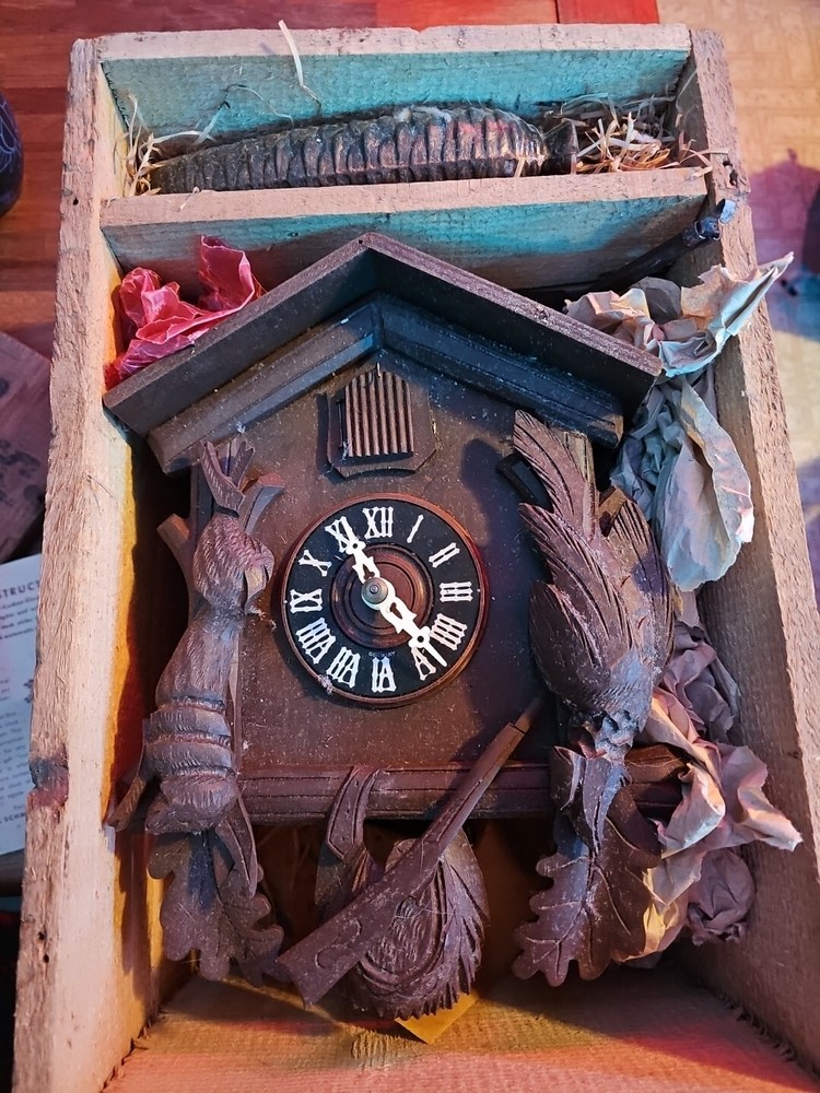 Vintage 1 Day Hunter Black Forest Cuckoo Clock