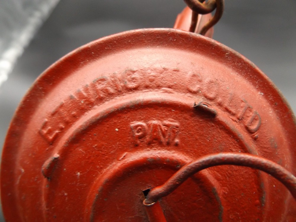 Vintage1912 E.T Wright, Canadian kerosene lantern