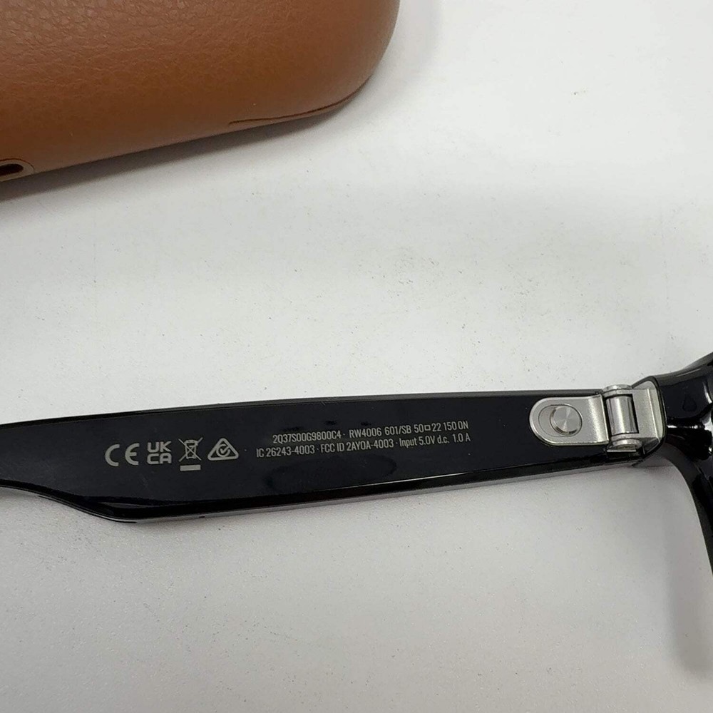 RayBan Meta Wayfair Glasses w/Case