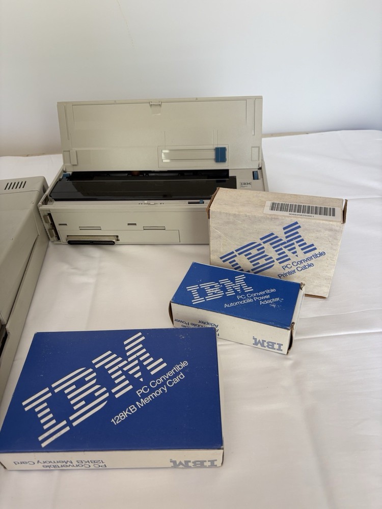 IBM PC 5140 Convertible BUNDLE - Vintage Portable Computer. Powers Up!