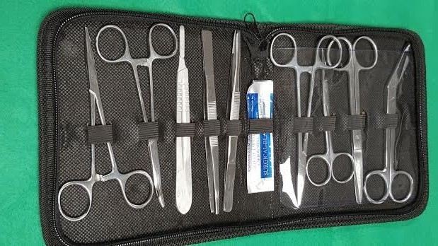 19 US - Military Field Style Medic Instrument Kit Medical Surgical Nurse Dental