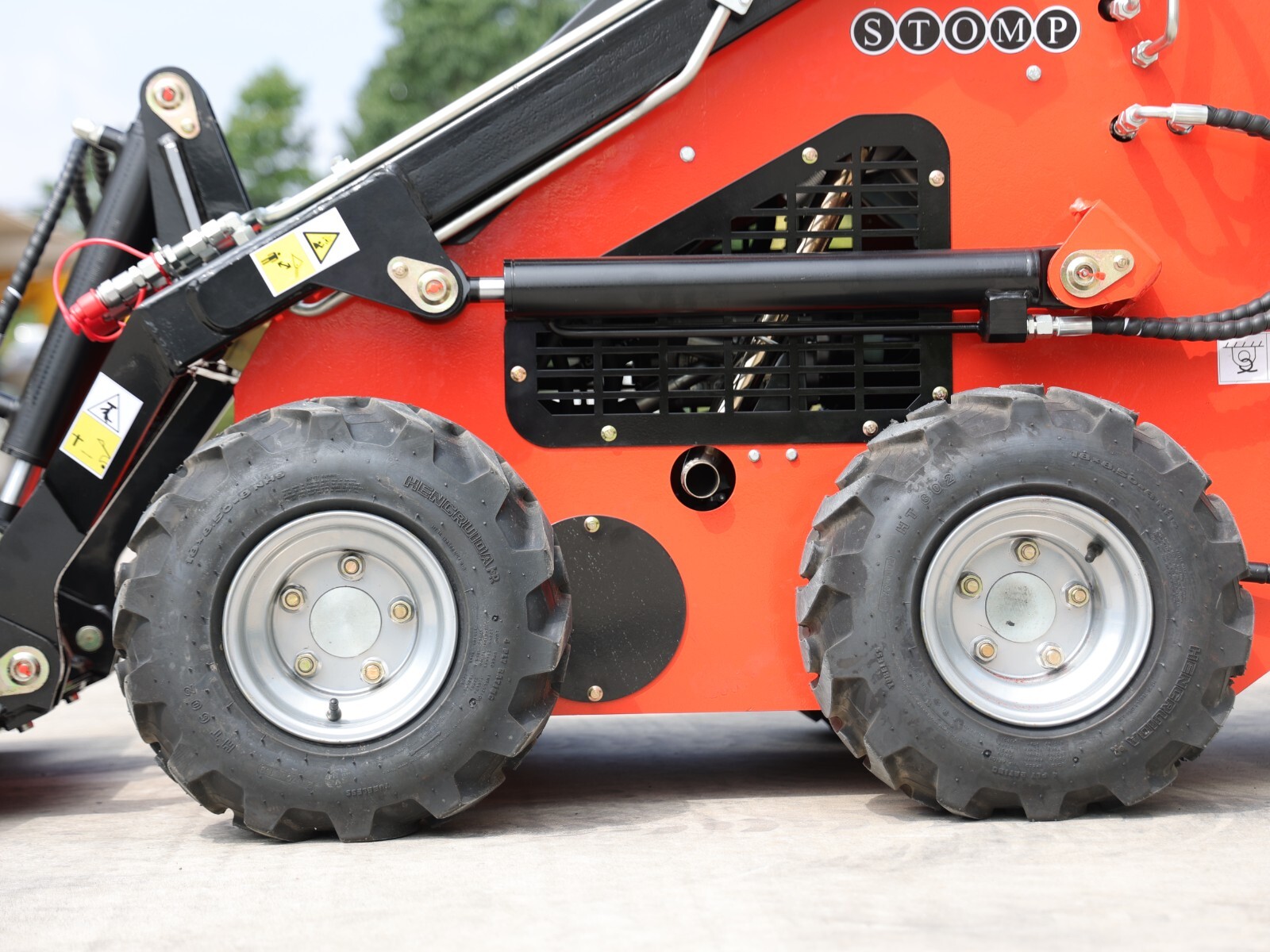 Mini SkidSteer Loader Wheel Honda EPA Gas 22.1 HP Engine FREE SHIPPING