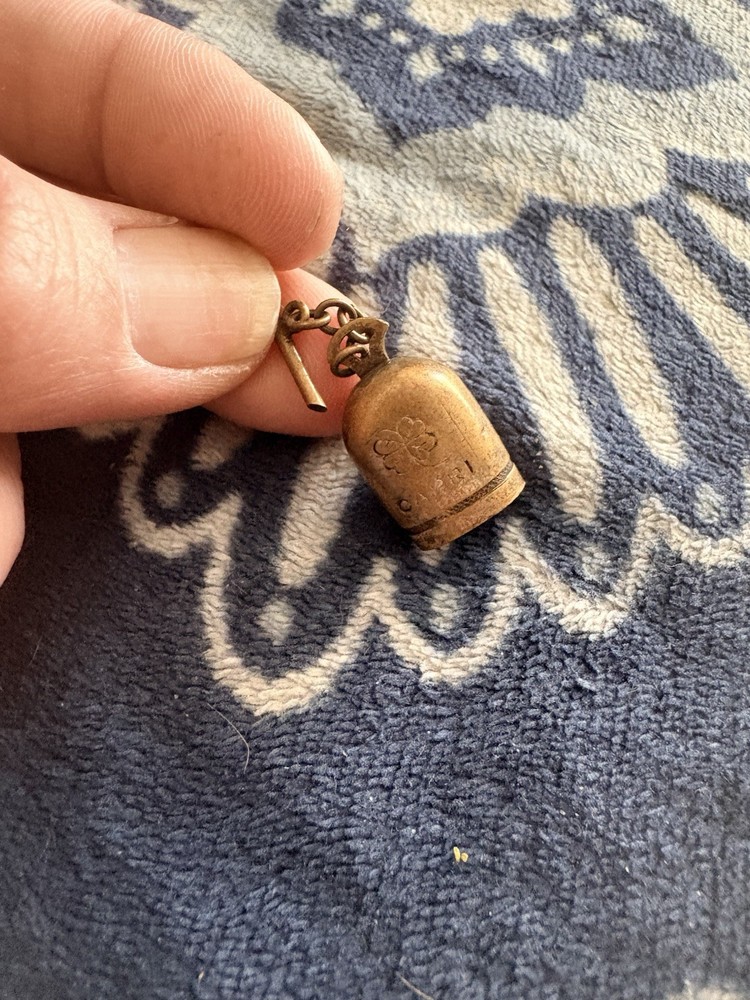 Sa 11 Michele Capri Bell, Brevet World War Two Era