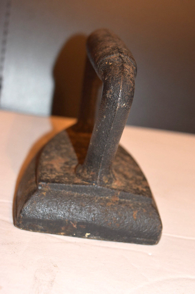 Antique Solid Cast Iron Sad Iron, ca. 1800's.