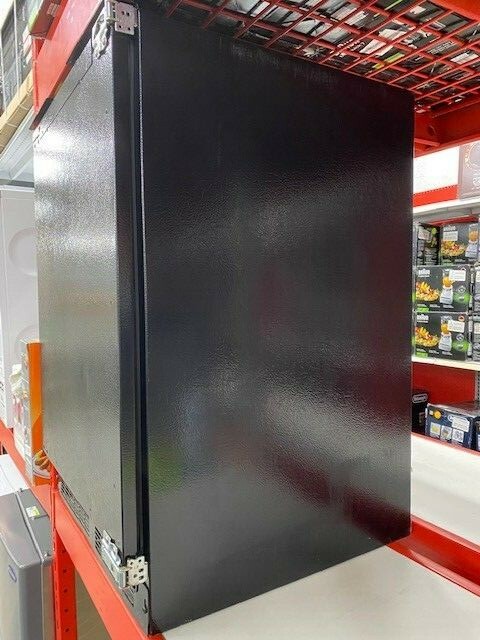 Marvel ML24BRP3RP 24" Built-in Beverage Center Solid Overlay Door, Right Hinge