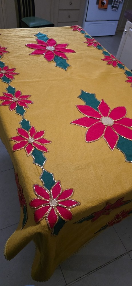 Hand Sawen Christmas Table Cloth