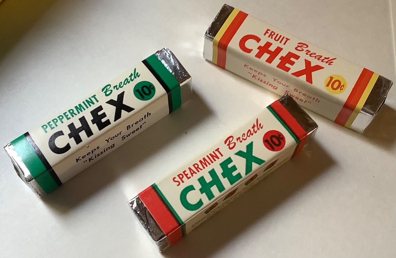 VINTAGE 1940s ADVERTISING CHEX CHLOROPHYLL BREATH CANDY & DISPLAY NIB DEAD STOCK
