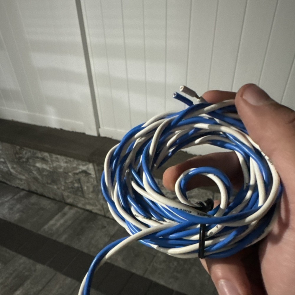 Sense Split-Core Current Sense Transformer Panel Mount, Wire Leads, Blue/White