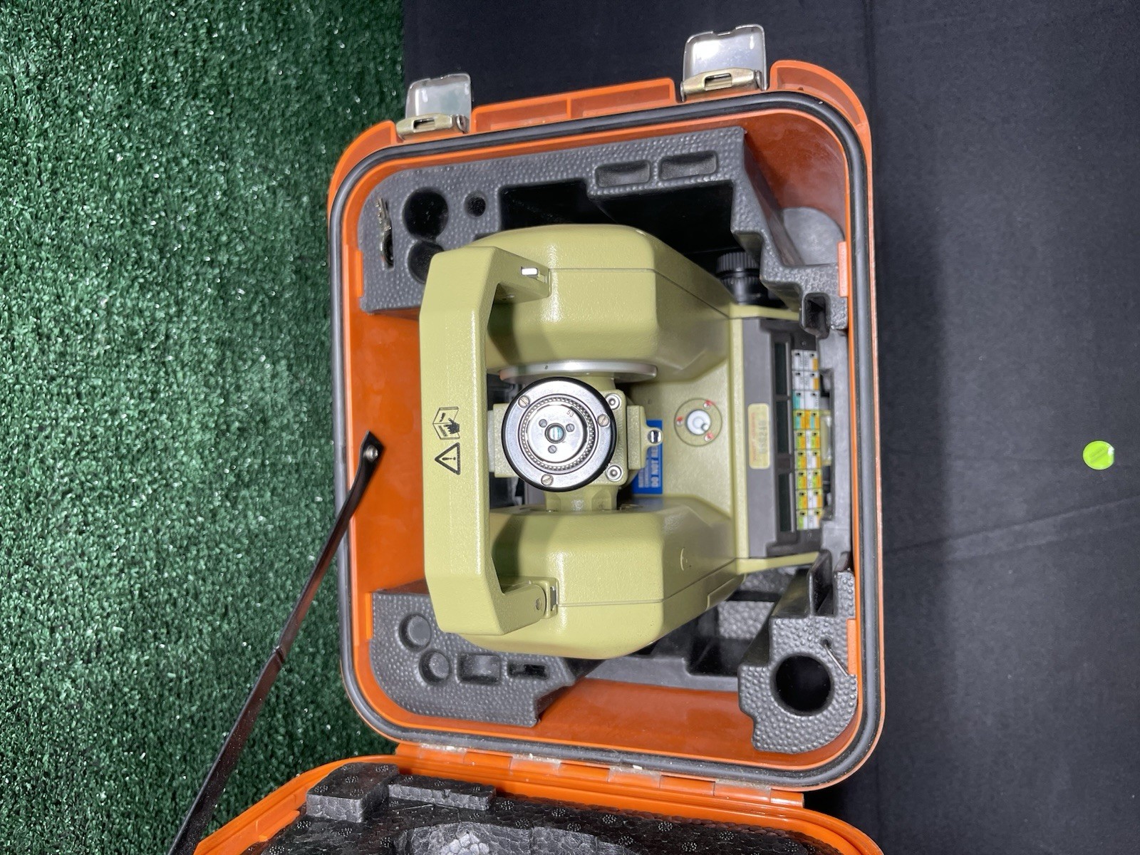 Leica Wild Heerburg T3000 Theomat Theodolite /Sun Filter. W/Case&Key No Battery.