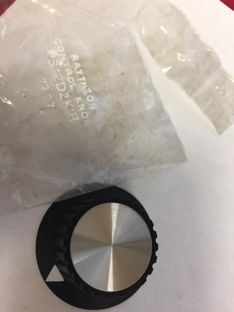 PS12D2K1R   RAYTHEON CONTROL KNOB