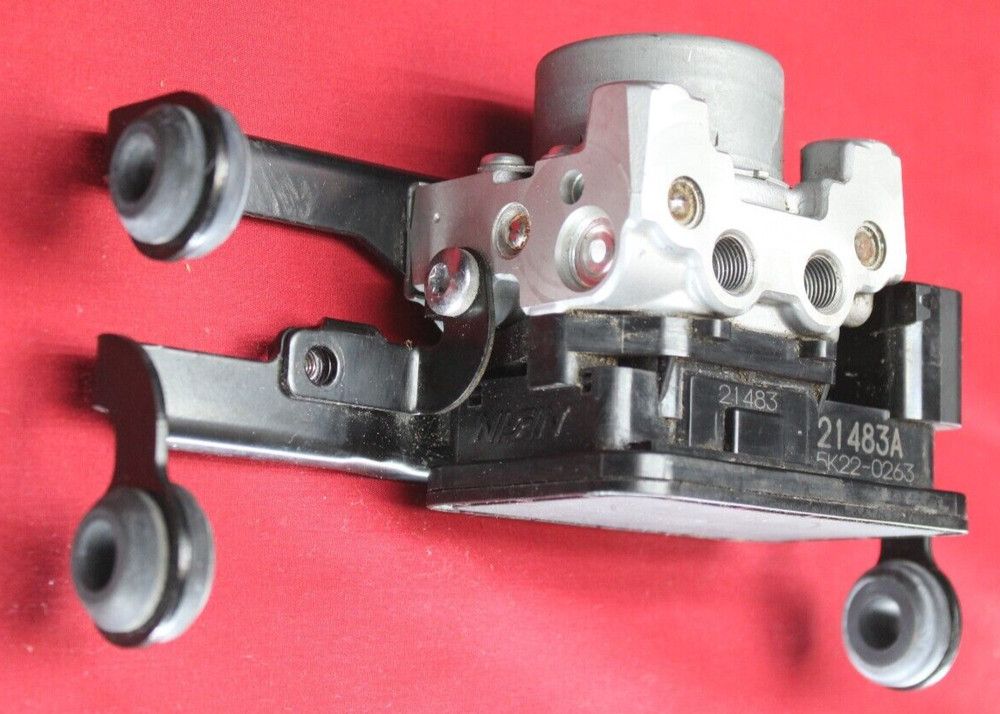 2013 - 2017 Triumph Daytona 675R ABS UNIT Modulator #1979
