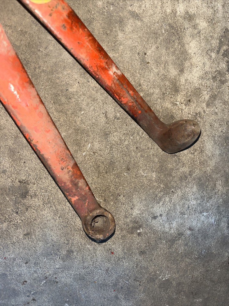 Case 800 Hydraulic Handles Antique w/bracket tractor