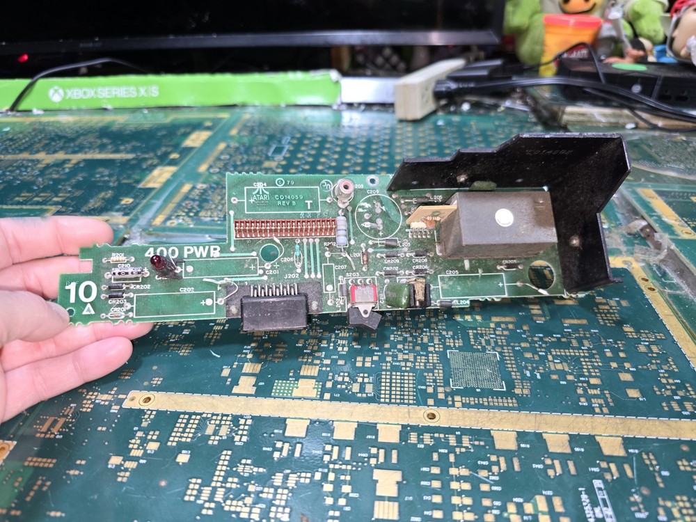Atari 400 DEFECTIVE DONOR-MISSING Componets-400 PWR Button Board-Untested-PARTS