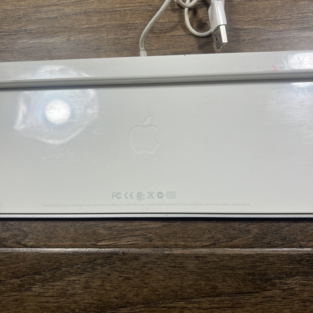 Apple A1243 Wired USB Slim Keyboard