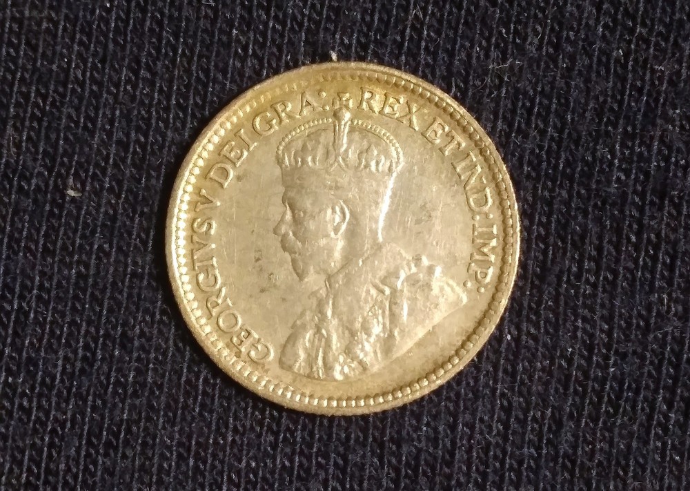 CANADA-1915 5 CENT SILVER-XF-SCARCE DATE