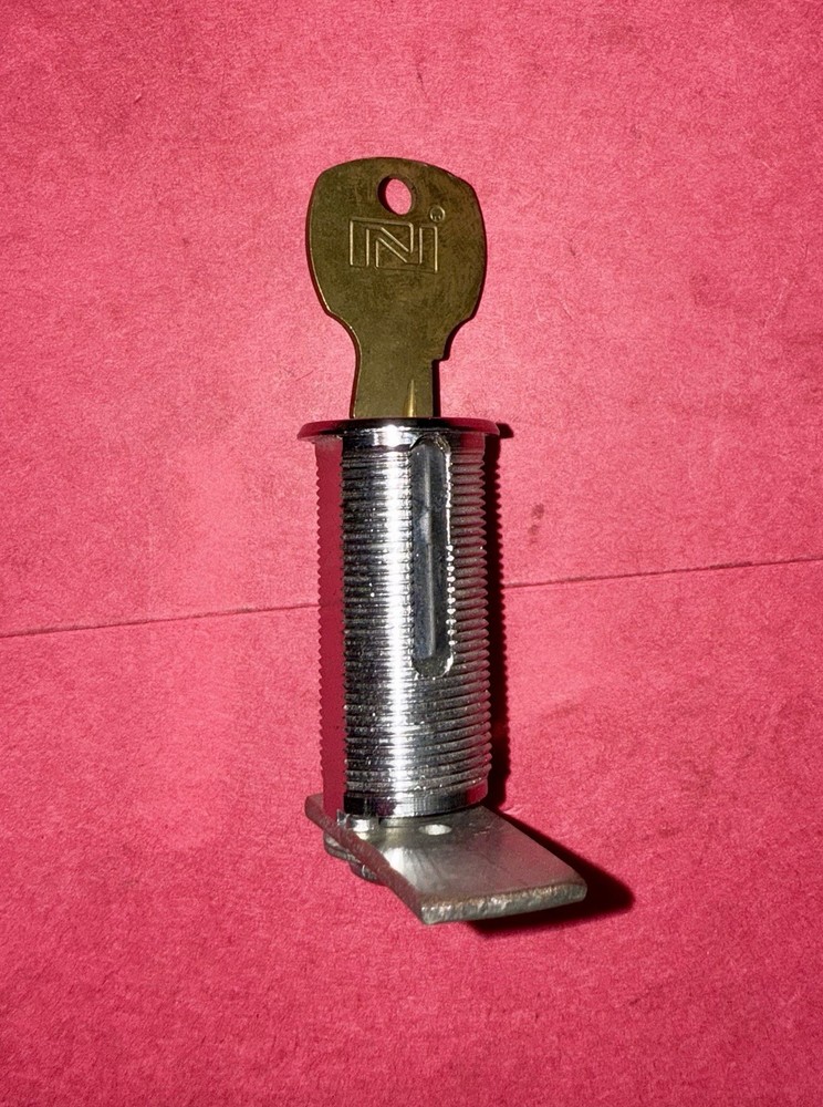 MISC Trailer lock with key 0946 used