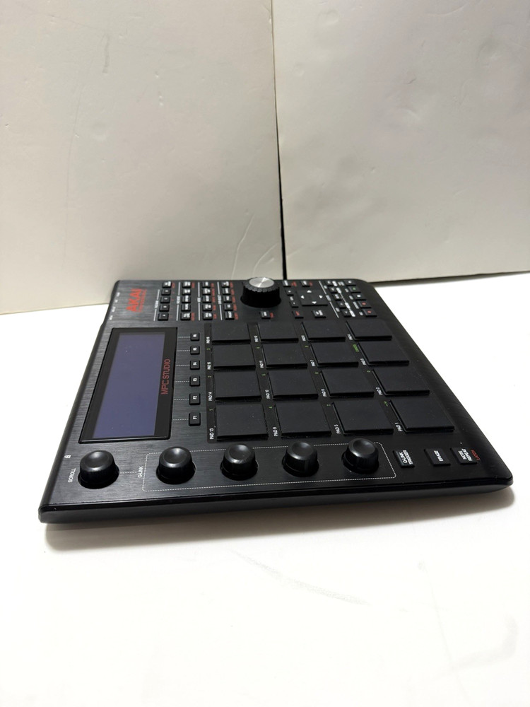 Akai Professional MPC STUDIO Black Midi Controller Interface