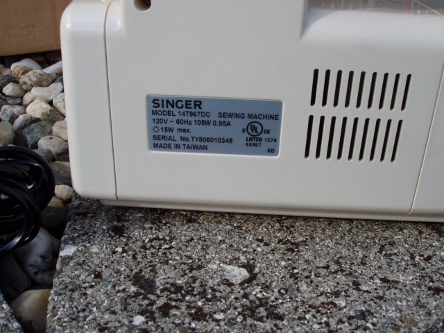 SINGER QUANTUM LOCK 14T967DC 5-THREAD OVERLOACK SERGER SEWING MACHINE EXCELLENT