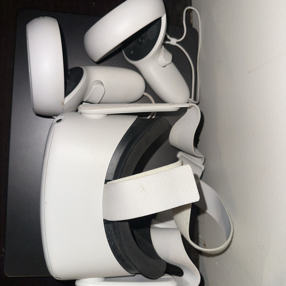 Meta Quest 2 VR Headset