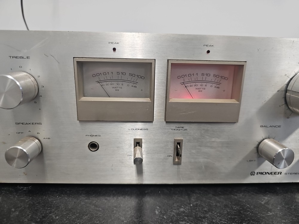 Pioneer SA-6700 Stereo Amplifier Powers Up Untested