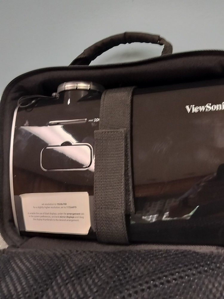 ViewSonic PJ258D Projector w/Case