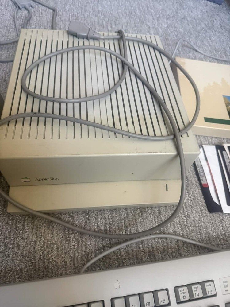 Apple II GS A2S6000 Vintage Computer