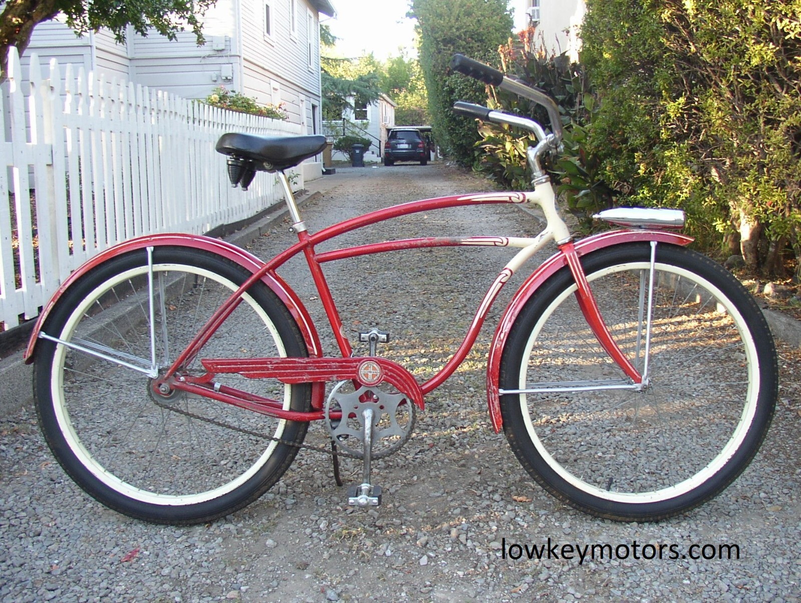 NEW SCHWINN HARDWARE KIT screws nuts frame chainguard fender fork rack DX B6