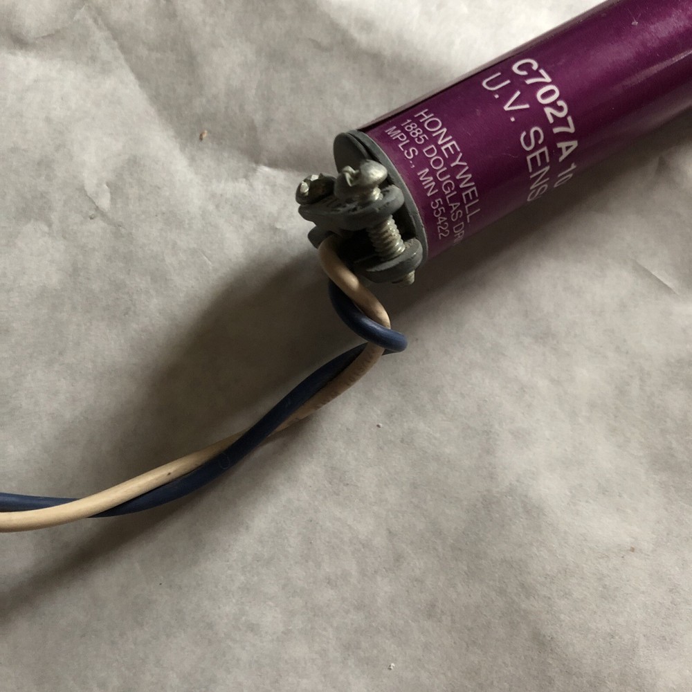 HONEYWELL C7027A 1023 U.V. Sensor ,ED