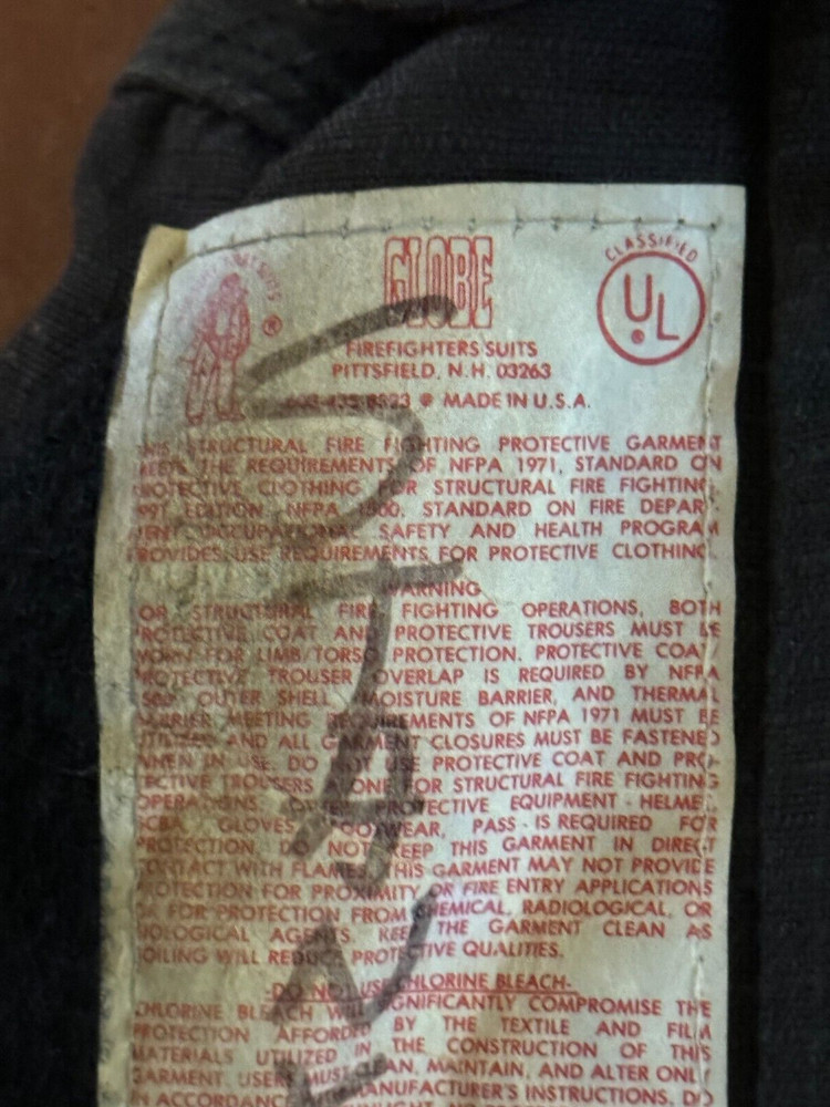 FIREMANS JACKET GLOBE BRAND 25x34" - FIRE ENGINE / FIGHTER RESCUE 911