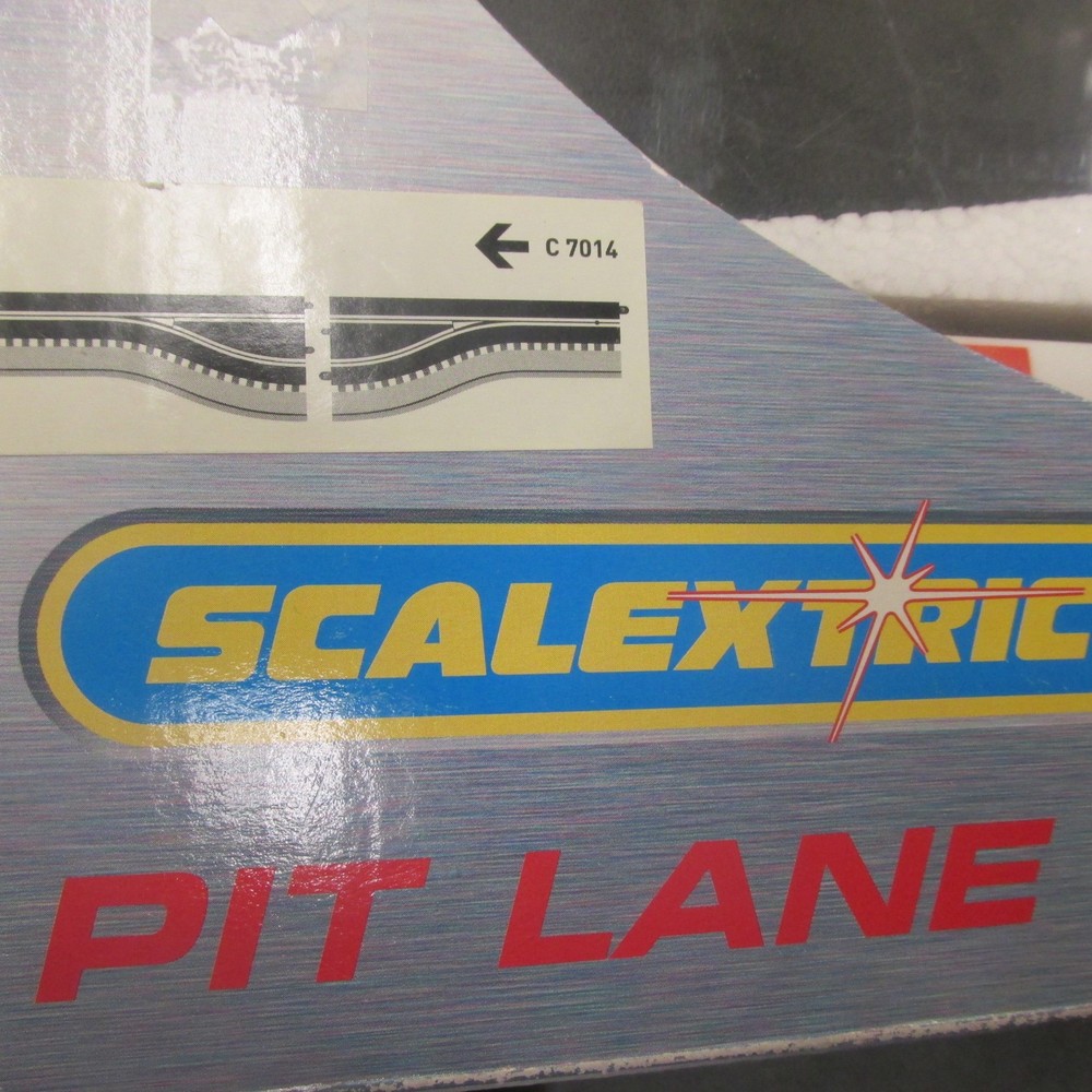 Scalextric Digital Left Hand Pit Lane Track W/ Sensor C7014