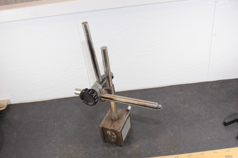 Magnetic Indicator Base with 1/2" Rods