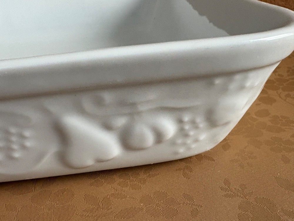 CRATE AND BARREL White 10" Square FRUIT Baker BOWL Baking & Serving TRAY