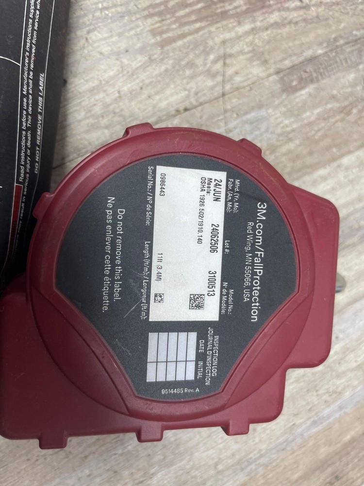 3M Protecta 3100513 11' Web Self-Retracting Lifeline nice