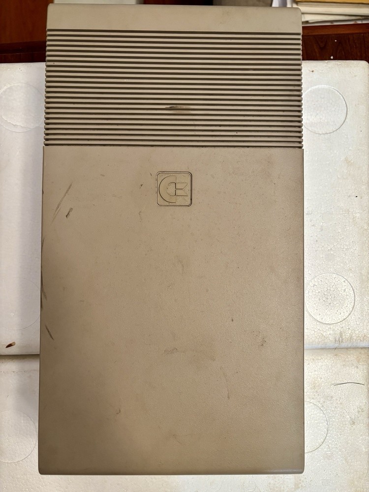 VINTAGE COMMODORE 64 FLOPPY/DISK DRIVE MODEL 1541 In Original Box
