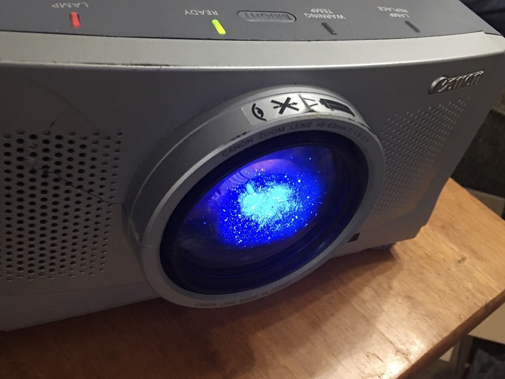 CANON LV-7525 CONFERENCE ROOM PROJECTOR Serviced AOK Analog or Computer Input