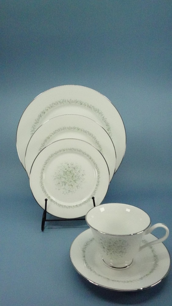 Oxford China Meadowlark Five Piece place Setting