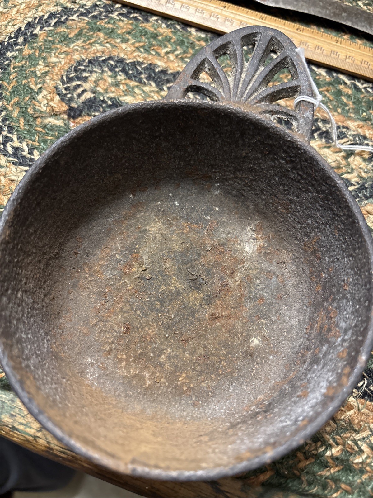 18th Early 19th Century Cast Iron Kendrick Porringer nice Gate Casting