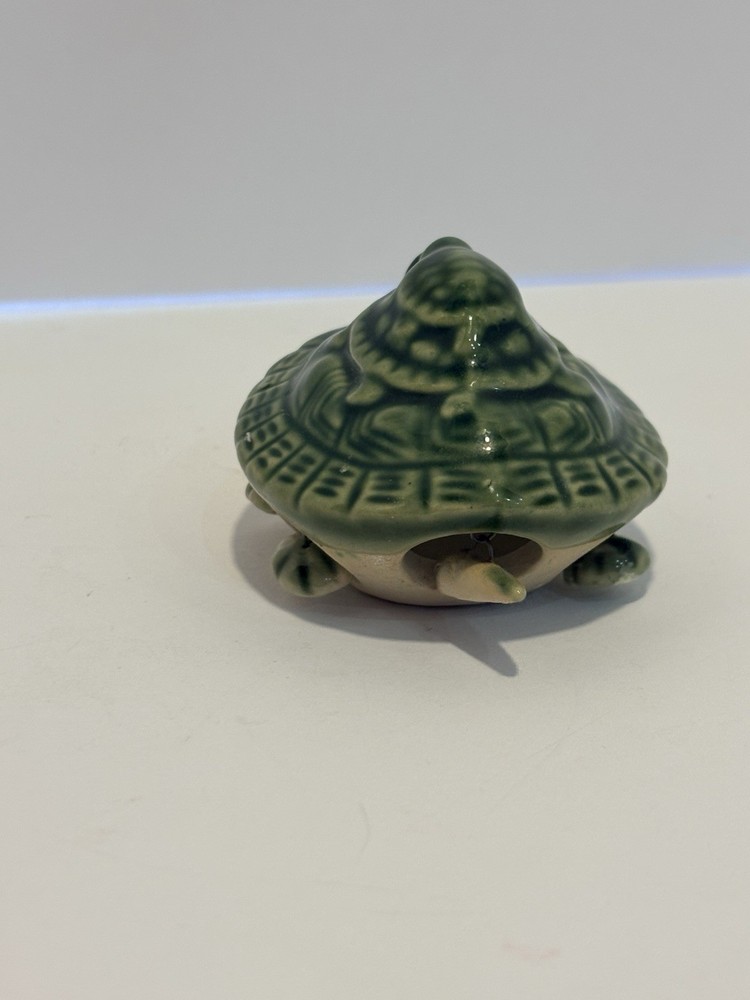 Ceramic Glazed Turtle Nodder Figurine Bahamas Turtle Figure 3.5". CLEAN