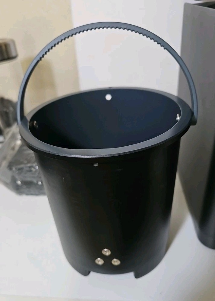 EC02 Electric Composter for Kitchen. Indoor 2.5L Countertop Compost Bin.