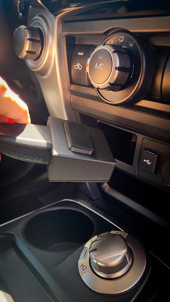The Runner Smash Mount V3 5th Gen 4Runner Phone Mount w/Basic Phone Holder