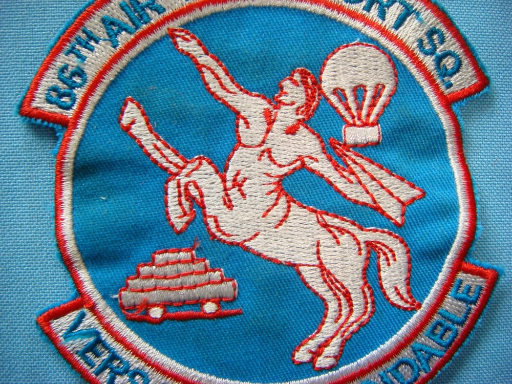 VIETNM WAR PATCH, US 86th AIR TRANSPORT SQUADRONVERSATILE - DEPENDABLE
