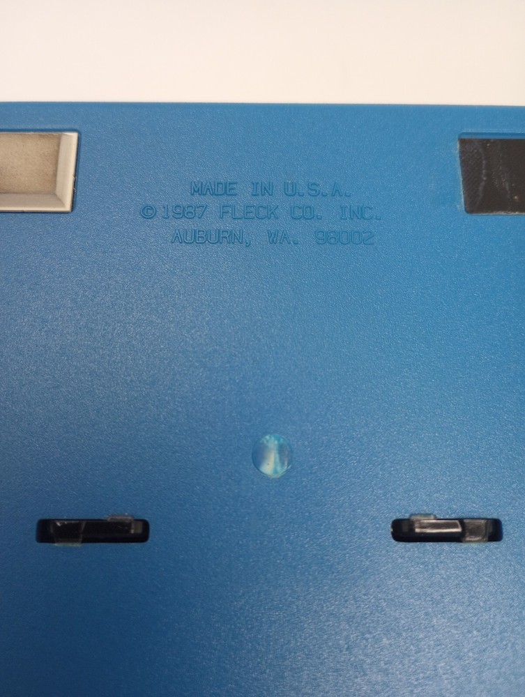 Vintage 1987 Egghead Software 3.5" Floppy Disk Storage Container Case