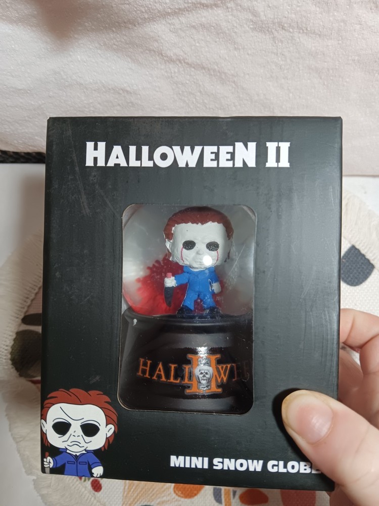 🔥Halloween II Horror Mini Snow Globe BNWT🔥
