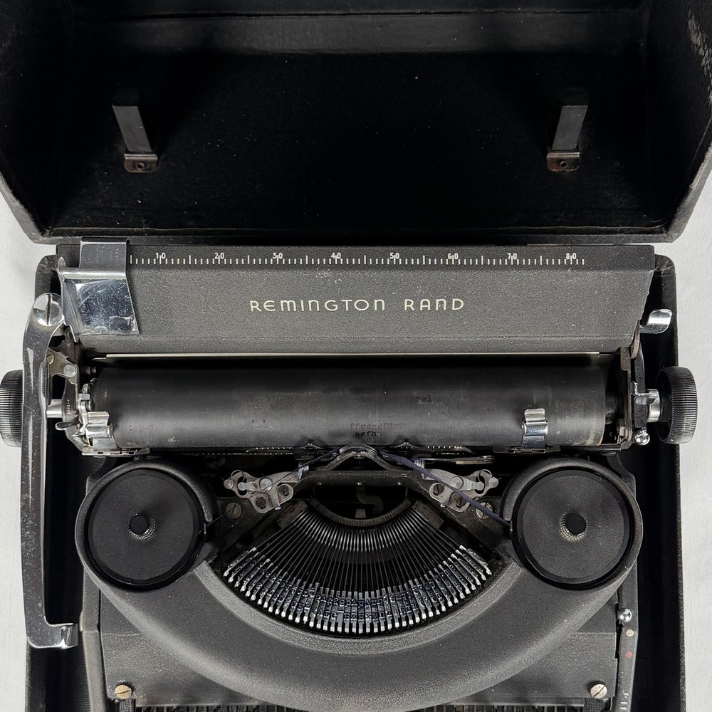 Remington Noiseless Model 7 Typewriter Working with Case