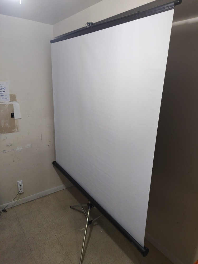 Draper Consul Projection Screen