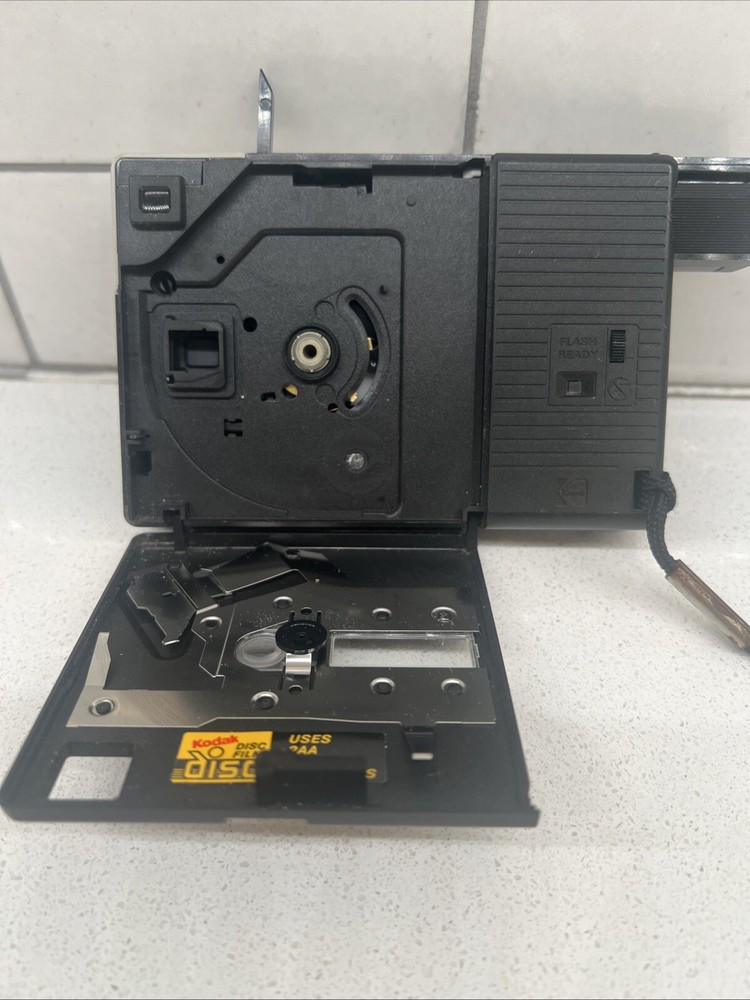 Vintage Kodak Tele Disc Point & Shoot Camera built in Flash - Tested