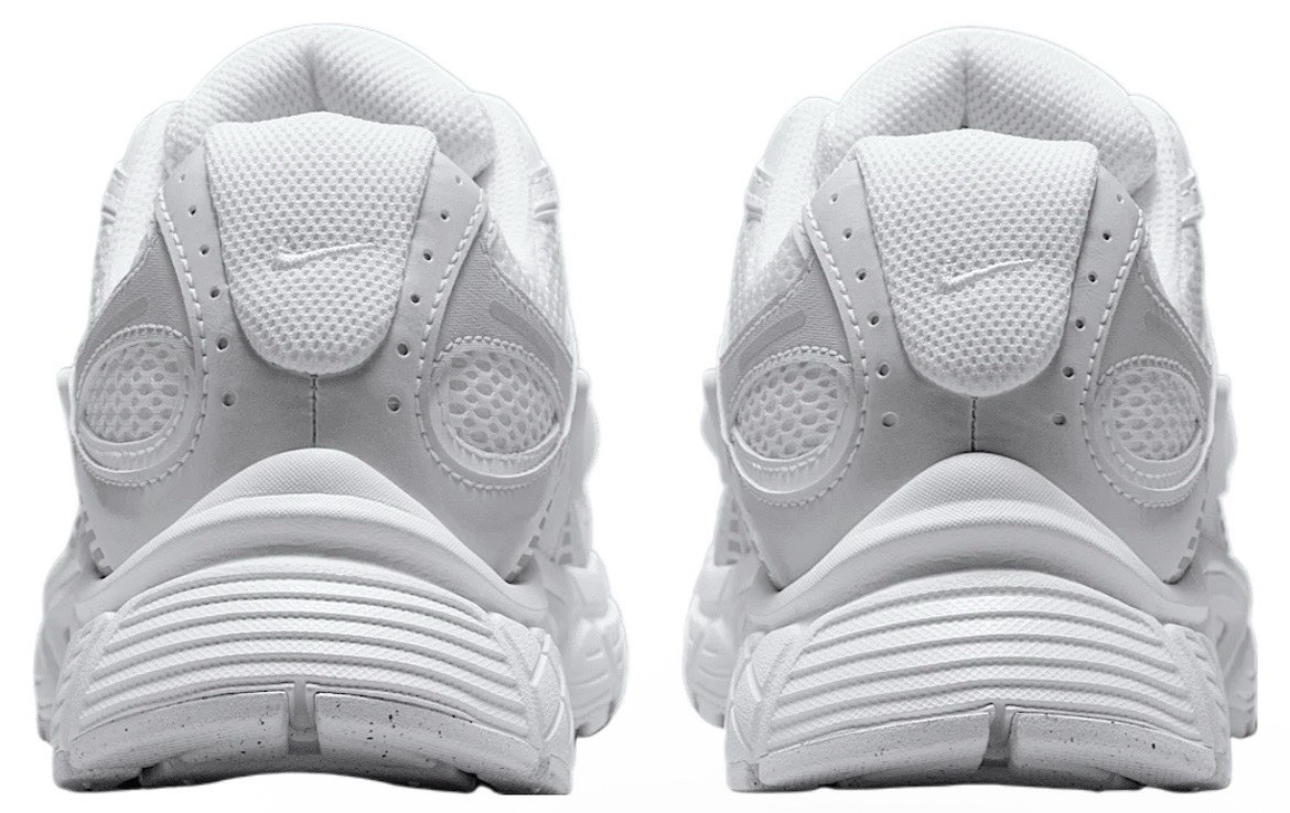 Nike V5 RNR White Black Metallic Silver HQ7901-101 Women's Sneakers Size NEW