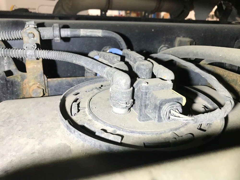 Freightliner CASCADIA DEF Sensor - Used | P/N 0433656000